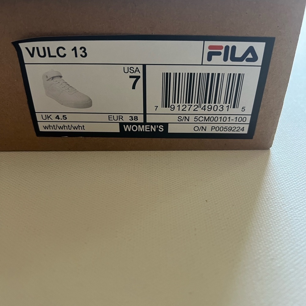 New in Box WOMEN'S FILA VULC 13 MID-TOP SNEAKERS Size 7 - Picture 2 of 7